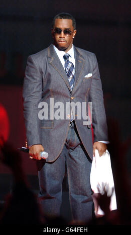 Gastgeber P Diddy während der MTV Europe Music Awards 2002 im Palazzo Sant Jordi, Barcelona, Spanien. Stockfoto