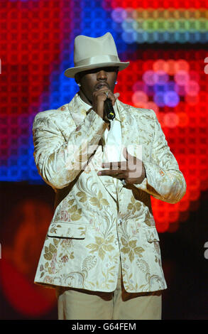 P Diddy- MTV Europe Awards. Moderator P. Diddy auf der Bühne während der MTV Europe Music Awards 2002, im Palazzo Sant Jordi, Barcelona, Spanien. Stockfoto