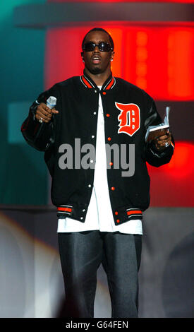 P Diddy - MTV Europe. Gastgeber P Diddy während der MTV Europe Music Awards 2002 im Palazzo Sant Jordi, Barcelona, Spanien. Stockfoto