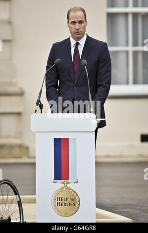 Der Herzog von Cambridge hält eine Rede im Tedworth House, Tidworth, Wiltshire, wo er und Prinz Harry offiziell ein Help for Heroes Recovery Center eröffnet haben. Stockfoto