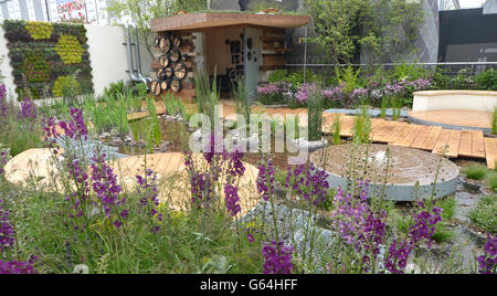 Ein allgemeiner Blick auf den RBC Blue Water Roof Garden der Royal Bank of Canada während der RHS Chelsea Flower Show, London. Stockfoto