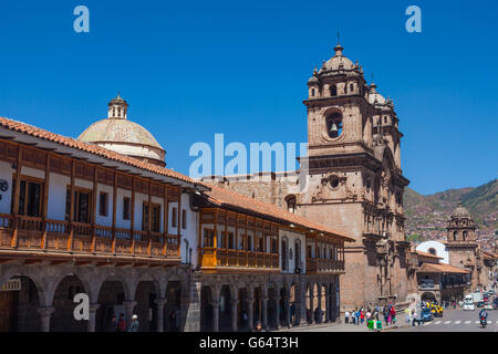 Szene an der Südseite der Plaza de Armas Mantas Straße in Cusco, Peru Stockfoto