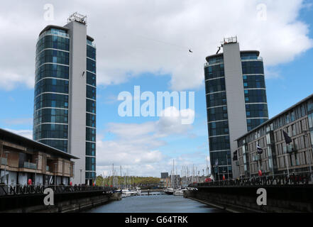 Bürgermeister von Medway Abseilstellen in Chatham Quays Stockfoto