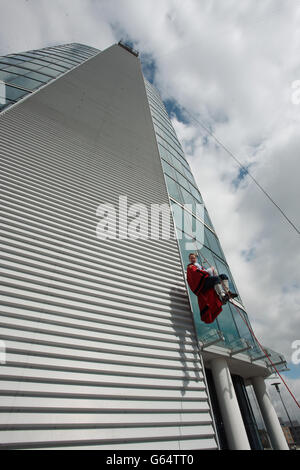 Bürgermeister von Medway Abseilstellen in Chatham Quays Stockfoto