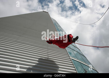 Bürgermeister von Medway Abseilstellen in Chatham Quays Stockfoto