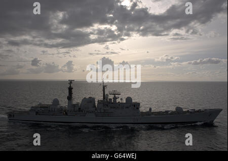 HMS Edinburgh Segel nach Edinburgh Stockfoto