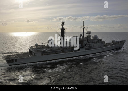 Ein allgemeiner Blick auf HMS Edinburgh, während sie ihre Fairwell-Tour durch Großbritannien nach Leith Edinburgh führt, wo der letzte Typ 42 Destroyer der Royal Navy ihren letzten Besuch in Edinburgh machen wird, bevor sie abgebaut wird. Stockfoto