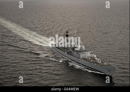 Ein allgemeiner Blick auf HMS Edinburgh, während sie ihre Fairwell-Tour durch Großbritannien nach Leith Edinburgh führt, wo der letzte Typ 42 Destroyer der Royal Navy ihren letzten Besuch in Edinburgh machen wird, bevor sie abgebaut wird. Stockfoto