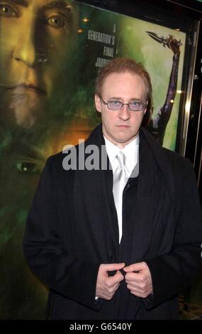 Der Schauspieler Brent Spiner kommt zur europäischen Charity-Premiere von Star Trek Nemesis am Empire Leicester Square in London. Stockfoto