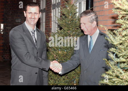 Der Prinz von Wales begrüßt Al-Assad, den syrischen Präsidenten, im St. James' Palace. Stockfoto