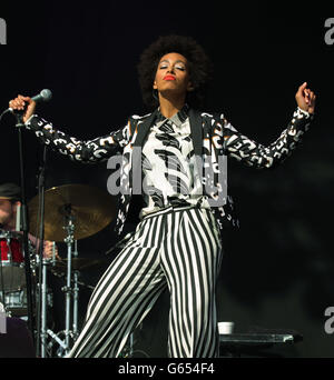 Field Day Festival - London. Solange Knowles tritt am 25. Mai 2013 beim Field Day Festival im Victoria Park im Osten Londons auf. Stockfoto