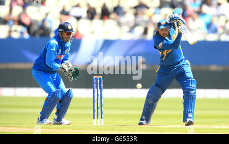 Cricket - ICC Champions Trophy - Warm Up Match - Indien - Sri Lanka - Edgbaston. Sri Lankas Tilacaratne Dilshan trifft beim Aufwärmspiel der ICC Champions Trophy in Edgbaston, Birmingham, eine Grenze. Stockfoto