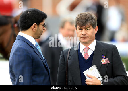 (Von links nach rechts) Trainer Saeed bin Suroor und Godolphin Racing Manager Simon Crisford Stockfoto