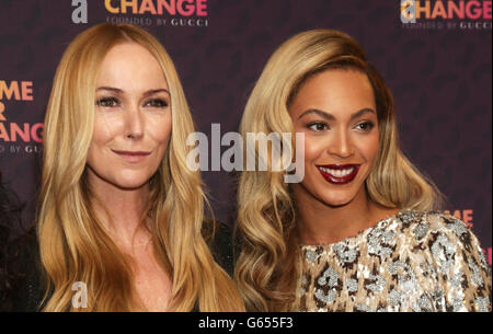 Chime for Change Gönner, Frida Giannini und Beyonce Knowles-Carter beim Sound of Change Live-Konzert im Twickenham Stadium, London. Stockfoto