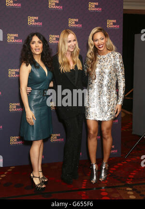 Chime for Change Gönner' Salma Hayek-Pinault, Frida Giannini und Beyonce Knowles-Carter beim Sound of Change Live Konzert im Twickenham Stadium, London. Stockfoto