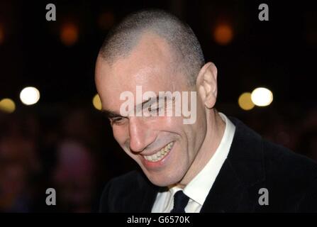 Schauspieler Daniel Day-Lewis bei der Ankunft im Empire Cinema, Leicester Square, London, für die britische Premiere von Gangs of New York. Stockfoto