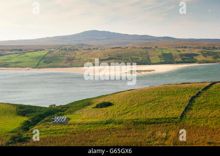 Blick über den Kyle of Tongue, das Dorf Melness - Sutherland, Schottland. Stockfoto