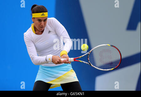 Tennis - AEGON Classic 2013 - Tag sechs - Edgbaston Priory Club. Die Rumänin Sorana Cirstea während ihres Viertelfinalmatches gegen die Kroatiens Donna Vekic beim AEGON Classic im Edgbaston Priory, Birmingham. Stockfoto