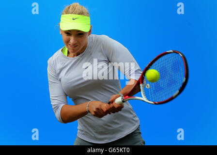 Tennis - AEGON Classic 2013 - Tag sechs - Edgbaston Priory Club. Die Kroatiens Donna Vekic beim Viertelfinalspiel gegen die Rumänin Sorana Cirstea beim AEGON Classic im Edgbaston Priory, Birmingham. Stockfoto