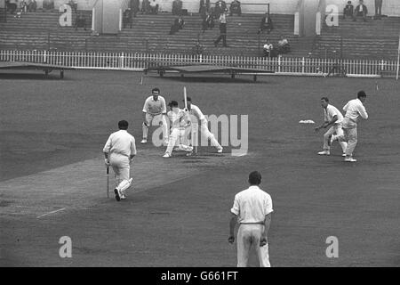 Cricket - Yorkshire V Australia - Bramall Lane, Sheffield. Allgemeine Aktion vom Spiel Yorkshire gegen Australien. Stockfoto