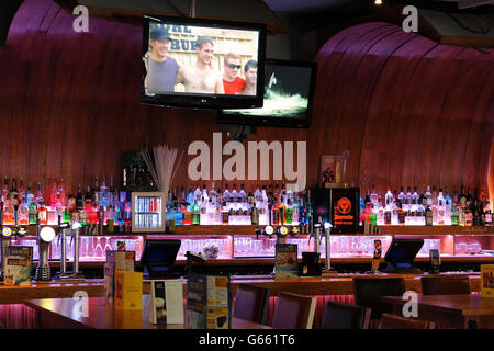 Ein allgemeiner Blick auf das Innere der Walkabout-Bar in der Broad Street, Birmingham, wo es verstanden wird, dass Mitglieder der australischen und der englischen Cricket-Teams irgendwann am Samstagabend nach dem 48-Rennen-Sieg Englands über Australien beim Eröffnungsspiel der Champions Trophy in Edgbaston waren. Stockfoto