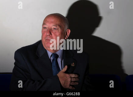 Zuvor unveröffentlichtes Foto von Paul Bone, Vater von PC Fiona Bone, während eines Presseinterviews im Greater Manchester Police Headquarters in Newton Heath, Manchester. Der Polizeimörder Dale Cregan wird im Gefängnis mit einer lebenslangen Haftstrafe für den Mord an vier Personen sterben, nachdem sein lang anhängiger Prozess heute zu Ende gegangen ist. Stockfoto