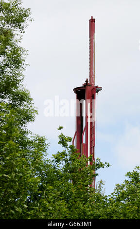 Eine allgemeine Sicht auf die Bohrgeräte von Cuadrilla in Lower Stumble Woods, Balcombe, West Sussex, da das Unternehmen mit der Bohrung eines Wasserüberwachungslochs beginnt, bevor Explorationsbohrungen hauptsächlich nach Öl durchgeführt werden, was von Anwohnern abgelehnt wird. Stockfoto