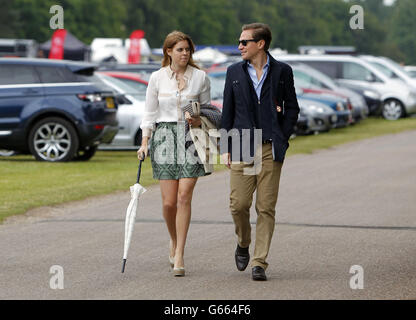 Prinzessin Beatrice kommt mit ihrem Freund Dave Clark beim Cartier Queen's Cup Polo Turnier Finale beim Guards Polo in Windsor Great Park, Berkshire. Stockfoto