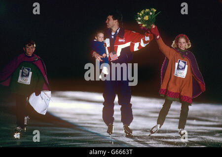 Olympische Winterspiele 1994 - Lillehammer 94 - Eisschnelllauf - 1000 m für Herren. Der US-Amerikaner Daniel Jansen feiert seinen Sieg beim Speed Skating. Stockfoto