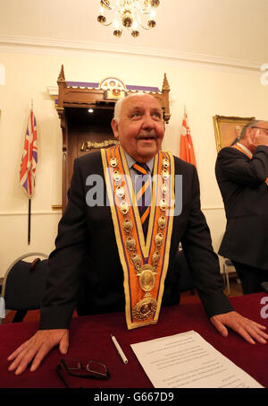 George Chittick, County Grand Master Belfast in Belfast, nachdem vereinbart wurde, dass der Orden eine Vorlage für zukünftige Paraden vereinbart hat, um die Spannungen während der kommenden Marschsaison zu lockern. Stockfoto