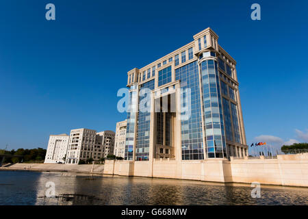 Hotel de Region, regionale Verwaltungsstellen Hauptquartier, Antigone Wohnanlage, 1979-1983 Stockfoto