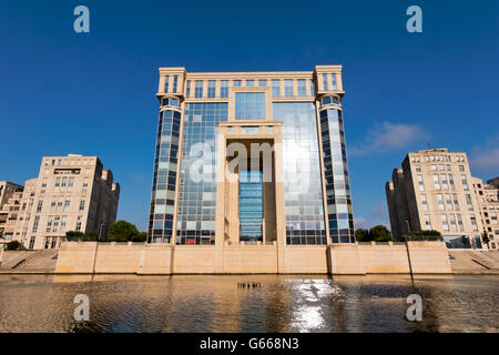 Hotel de Region, regionale Verwaltungsstellen Hauptquartier, Antigone Wohnanlage, 1979-1983 Stockfoto