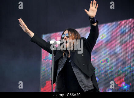 Jared Leto von 30 Seconds to Mars tritt am dritten Tag des Download Festivals im Castle Donington auf. Stockfoto