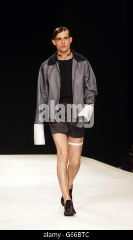 Die Xander Zhou-Show auf der London-Kollektionen: Männer SS14 in London. PRESSEVERBAND Foto. Bild Datum: Montag, 17. Juni 2013. Bildnachweis sollte lauten: Lewis Whyld/PA Wire. Stockfoto