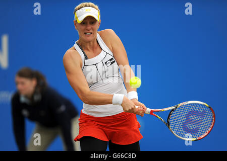 Tennis - AEGON Classic 2013 - Tag 7 - Edgbaston Priory Club. Die US-Amerikanerin Alison Riscke während ihres Halbfinales gegen die slowakische Daniele Hantuchova beim AEGON Classic im Edgbaston Priory, Birmingham. Stockfoto