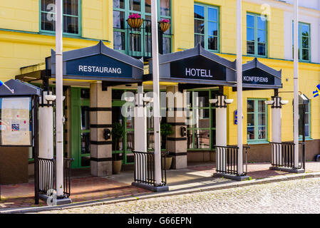 Västervik, Schweden - 19. Juni 2016: Eingang zum Hotel Best Western Plus Vasterviks Stadshotell. Stockfoto