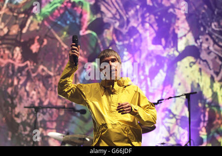 . Ian Brown von The Stone Roses tritt auf der Hauptbühne beim Isle of Wight Festival in Seaclose Park, Newport, Isle of Wight auf. Stockfoto