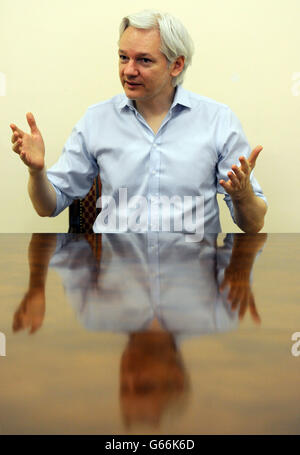 Assange einjähriges Jubiläum Stockfoto