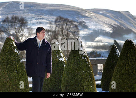 Toni Antoniou, Sprecher der Gleneagles Film Studio-Partnerschaft, im Gleneagles Hotel, in der Nähe des geplanten Gleneagles Film Studios - ein ehrgeiziges 250 Millionen nationales Filmstudio, das in Perthshire gebaut werden soll. * die Gleneagles Film Studio Partnership hofft, einen hochmodernen Komplex mit 14 Klangbühnen, der größten Stummbühne und dem größten Wasserbehälter der Welt sowie einer Reihe von Werkstätten und Postproduktionseinrichtungen zu errichten. Der Vorschlag wurde bereits von Sir Richard Attenborough, dem langjährigen Schauspieler und Regisseur, und Brian Cox, dem schottischen Schauspieler, unterstützt. Stockfoto