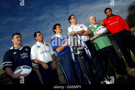 Von links nach rechts: Gordon Bulloch (Schottland), Alessandro Troncon (Italien), Fabien Galthie (Frankreich), Martin Johnson (England), Keith Wood (irland) und Colin Charvis (Wales) beim Start der RBS 6 Nations im Londoner Hyde Park. Stockfoto