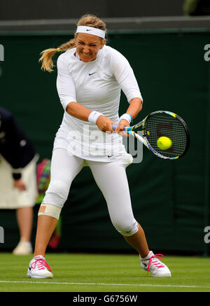 Die weißrussische Victoria Azarenka in Aktion während ihres Spiels gegen die Portugiesen Maria Joao Koehler am ersten Tag der Wimbledon Championships beim All England Lawn Tennis und Croquet Club in Wimbledon. Stockfoto