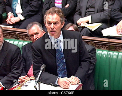 : Premierminister Tony Blair während der Fragestunde des Premierministers im Unterhaus in London. Stockfoto