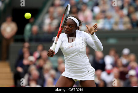 Die USA Sloane Stephens im Einsatz gegen die französische Marion Bartoli am achten Tag der Wimbledon Championships beim All England Lawn Tennis und Croquet Club in Wimbledon. Stockfoto