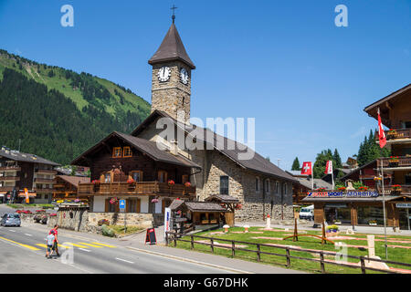 Morgins-Village ski Resort und beliebtes Urlaubsziel im Sommer, Region touristische Portes du Soleil, Schweiz Stockfoto