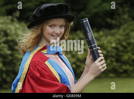 Lily Cole Ehrendoktorwürde Stockfoto