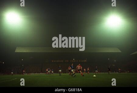 Sunderland / Birmingham City, Fußball... Eine neblige Nacht auf Wearside. Roker Park, Heimat von AFC Sunderland. Stockfoto