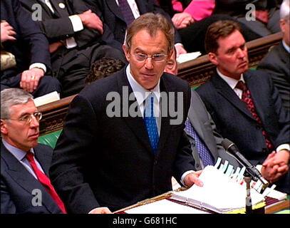 : Videoaufnahme von Premierminister Tony Blair im Gespräch mit dem Unterhaus während der Fragen der Premierminister in London. Stockfoto