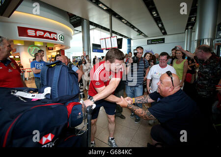 Brian O'Driscoll von British und Irish Lions am Flughafen Dublin, nachdem die Serie Australien gewonnen hat. ASSOZIATIONSFOTO. Bilddatum: Mittwoch, 10. Juli 2013. Siehe PA Story RUGBYU Lions. Bildnachweis sollte lauten: Julien Behal/PA Wire. Stockfoto