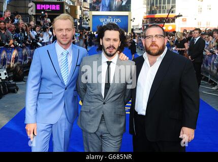 Simon Pegg, Edgar Wright und Nick Frost kommen zur Weltpremiere von The World's End am Empire Leicester Square in London. Stockfoto