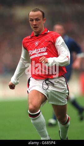 AUTOWINDSCREENS SHIELD FINAL - SHREWSBURY GEGEN ROTHERHAM. Shaun Goodwin - Rotherham United United Stockfoto